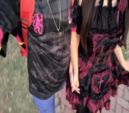 切尔西球迷眼光这么好!这是哪里找到的洛丽塔小女友