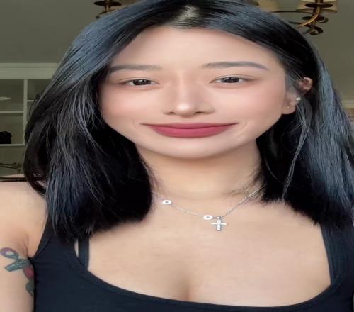 李添榮女友秀自拍：十分鍾妝容get