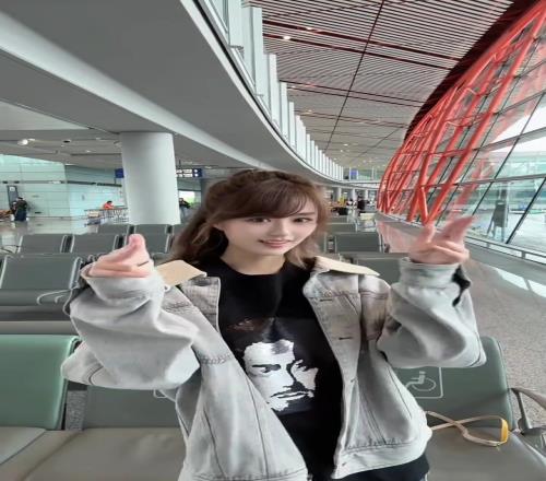 早起鍛煉！美女主播小七跳全網都在跳的足球勝利之舞
