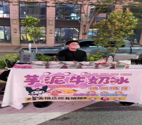 恒大前新星胡揚揚在恒大青訓混了幾年后，如今擺攤賣糖水了