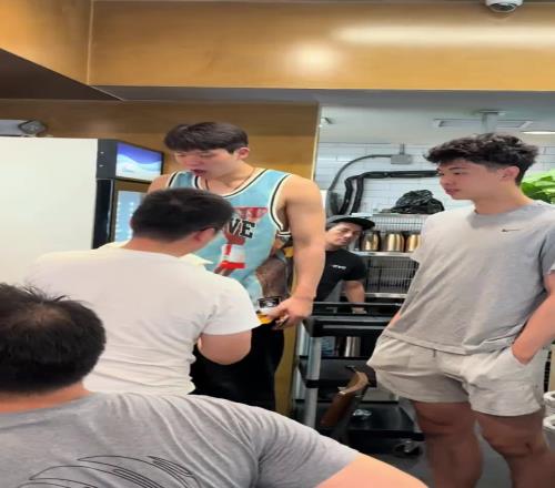 中国骄傲!杨瀚森崔永熙相遇了