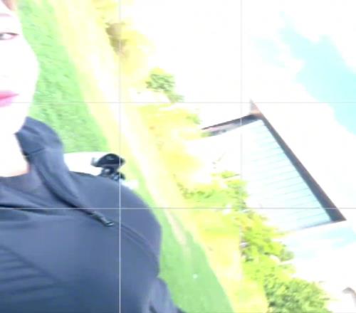 宛如少女啊!美女记者周玲安晒已达明尼苏达并配文:G4见!