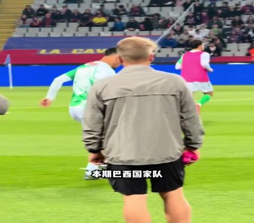 真的爱啊!安东尼重返巴西!贝蒂斯发文:恭喜GOAT回国家队!
