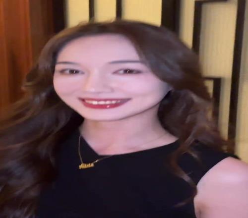 她确实漂亮啊!杨政女友孟雅芳:他镜头下的我