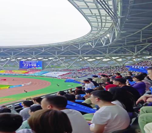比一些中超还热闹!“苏超”现场超2万人观赛