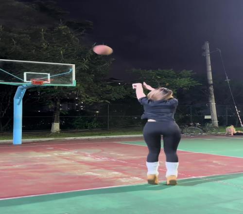 這個(gè)背影能俘獲你嗎
