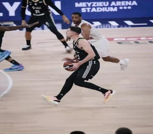 为老东家积攒好运罗伯森季后赛连拿MVP!