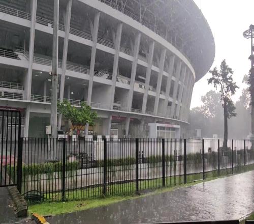 会有影响嘛,印尼雅加达前两天突发大雨,如果雨战对弱势有利