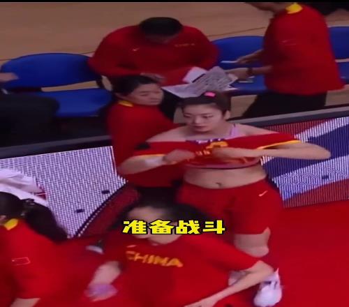 反差！場下的李夢有多甜美，場上的李夢就有多霸氣