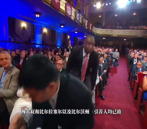 完美诠释了谦逊与真诚！这绝对是奈史密斯名人堂史上最精彩的演讲
