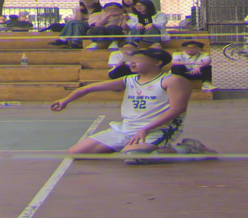 哥们真男人,手都这样了还能如此平静