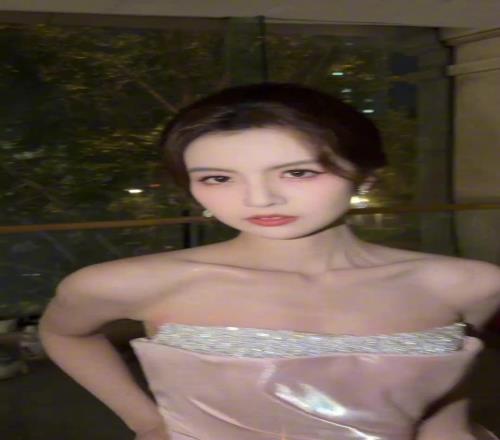 女主播炼炼晒视频:幸福又闪亮的日子,毕业红毯后随拍
