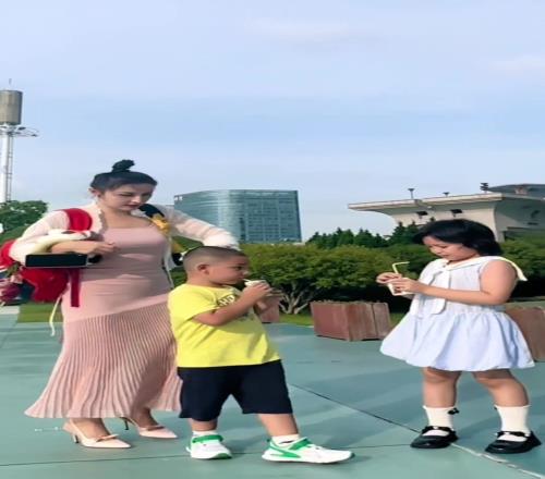 离婚了西热妻子晒视频:从今天开始我将正式独自带两个孩子