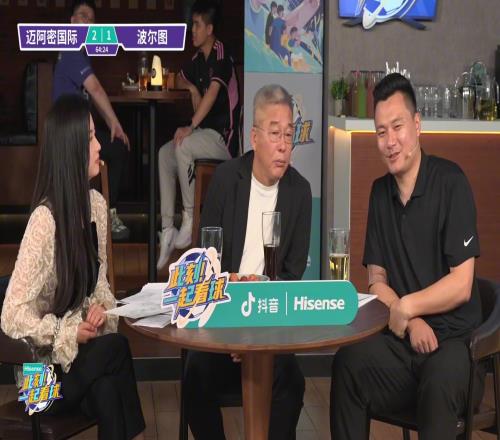 郜林聊保利尼奥:当年梅西在世俱杯期间邀请他加盟巴萨
