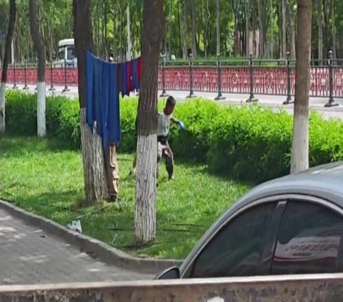 葡法大战有来有回C罗vs姆巴佩,树上还挂着巴萨的球衣