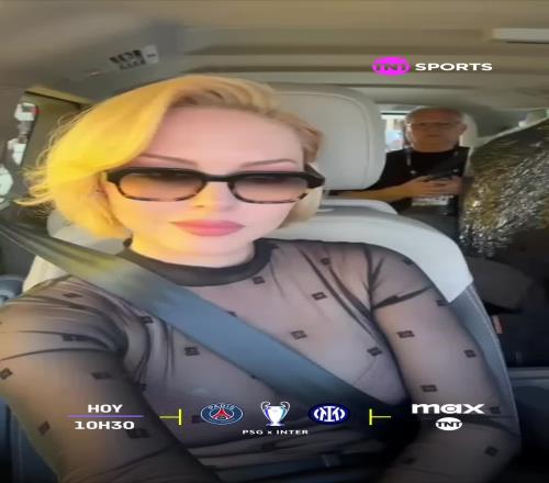欧冠女主持一身清凉透气装这身材真是羡煞旁人