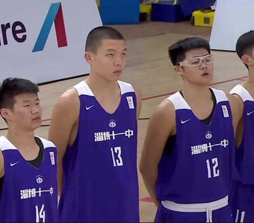 00後高清黑曆史楊瀚森中學時期平頭虎頭虎腦還挺可愛的