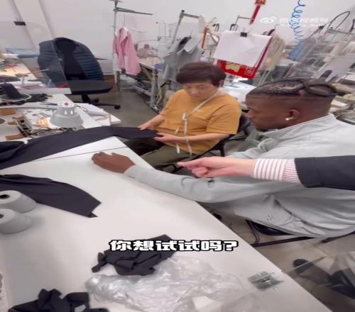 给巴特勒一个休赛期最活跃奖没问题吧巴特勒化身“手工师傅”