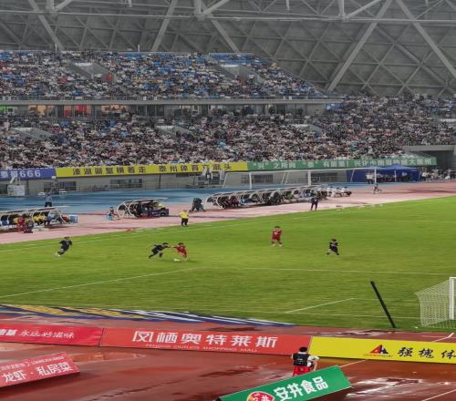 現場實拍蘇超1v6破門！網友：國足球員可以進這種球嗎