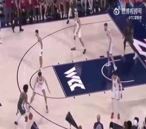 今年在NBA一起拿冠軍了！霍姆格倫大學時期被杰倫威無情軍訓