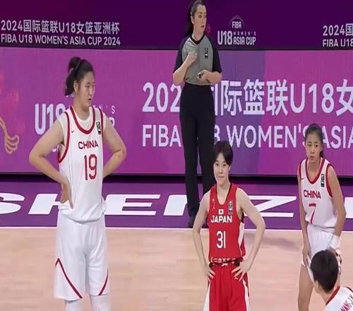 笑死！日本女籃1米7出頭隊(duì)員和2米26的張子宇跳球，自己都忍不住樂了！