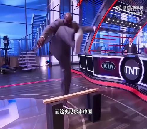 别的球星来中国是为了赚钱,而奥尼尔却一心想要学习国粹