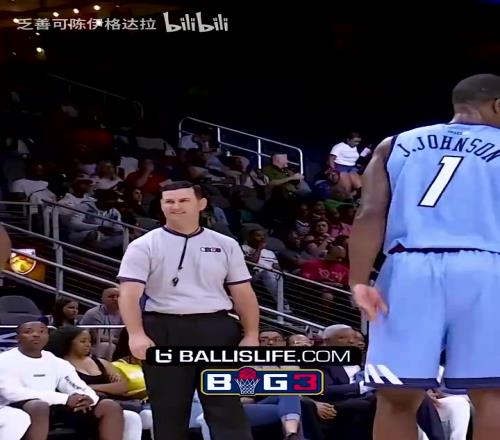 老队友了!乔约翰逊和约什史密斯在BIG3比赛中针锋相对!