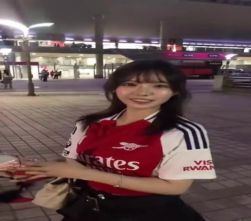 真不戳!阿森纳的韩国美女球迷颜值这么高啊
