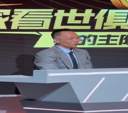 還單獨拍了一個詹俊社媒：讓我們一起喊，切爾西是世俱杯冠軍