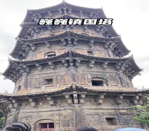 来到众神人间办事处,怎能错过开元寺老丁全神贯注感受中国文化