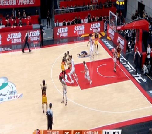 26岁广西球王，在质疑声中成为本土得分王