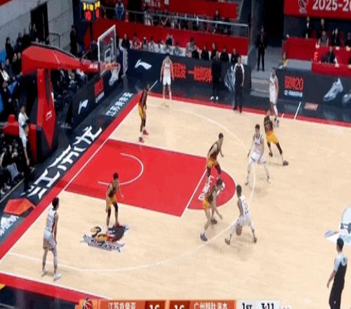 26岁广西球王，在质疑声中成为本土得分王