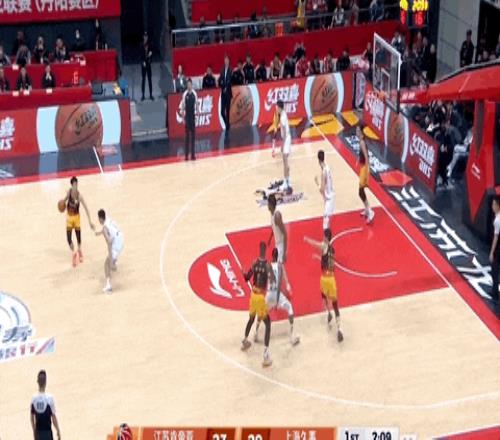 26岁广西球王，在质疑声中成为本土得分王