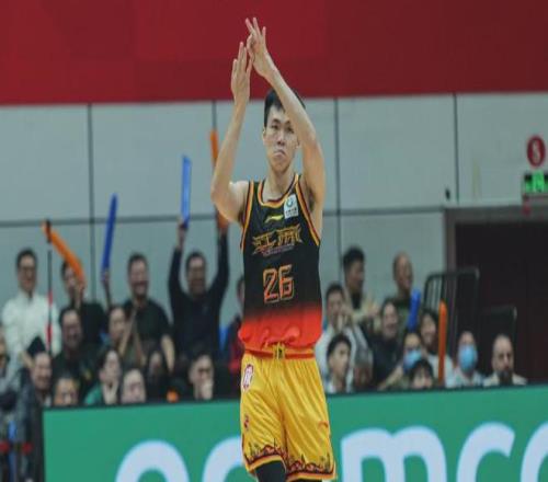 26岁广西球王,在质疑声中成为本土得分王