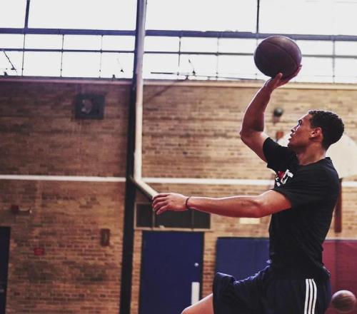 帶著母親遺愿戰(zhàn)斗12年,交易添頭成了隊魂