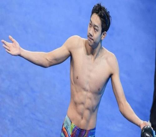 豪夺五金!中国游泳18岁天才刷爆纪录:新孙杨统治中长距离自由泳