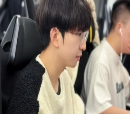 WBG發布選手照片:全員結束春節假期!已經開始訓練賽備戰季後賽