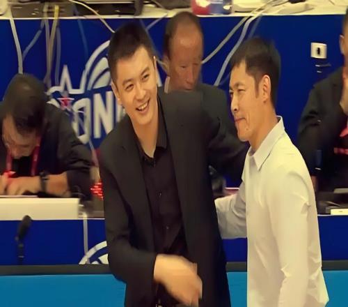 张庆鹏虽已率队取得3连胜!但球迷仍希望杨鸣执教,彼此确实有接触
