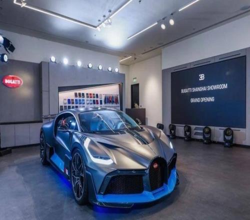 超跑界“天花板”集結(jié)黃浦江畔，全球限量40臺(tái)布加迪Divo迎來(lái)國(guó)內(nèi)首秀