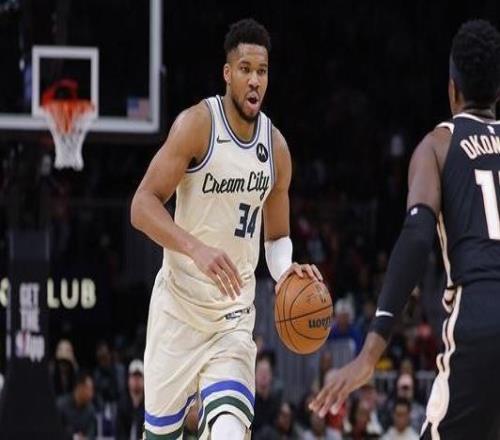 字母哥21+17+6沃克32+6+6雄鹿客場險勝老鷹