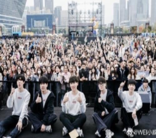 Wei分享线下返图:谢谢大家!大家辛苦了!很特别的生日体验!