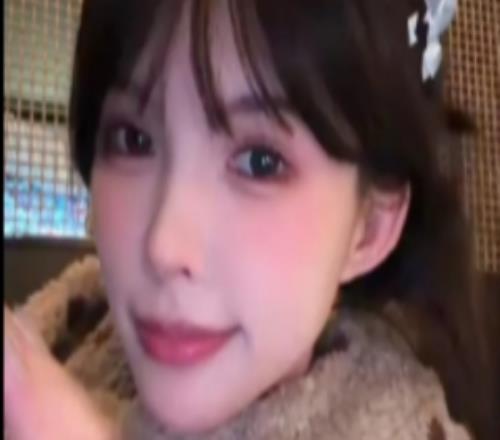 无畏契约主持麦麦晒照：今天开赛咯！期待喵！