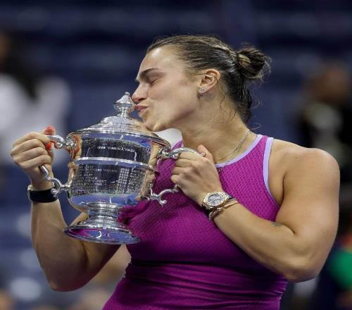 奥斯汀首创将为球员提供“愤怒屋”，萨巴拒戴彩虹手串遭外网批评