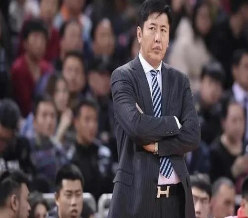 完胜冠军教头!造惊天冷门CBA名声糟糕教头翻身了