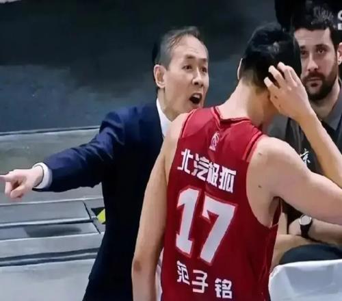 有壓力了丘天復(fù)出+京城球二代被激活，600萬先生砍6+6證明自己