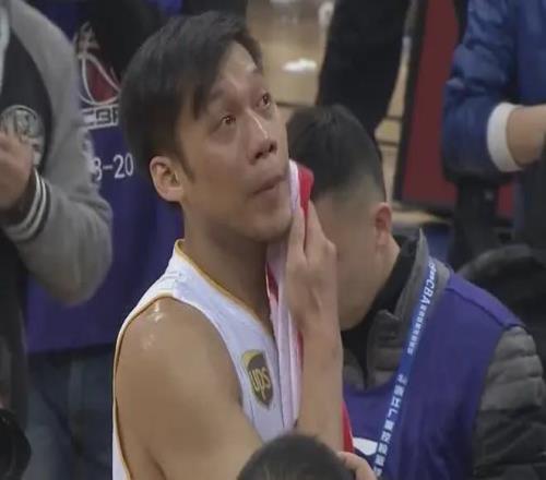 43歲！正式決定退役！中國第一野獸后衛