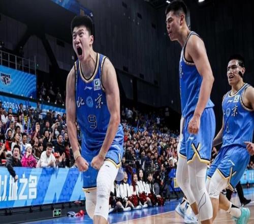 CBA第一争冠热门被打崩溃近10战输了6场:这状态怎血拼广厦广东