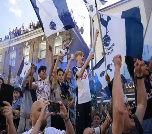 修复与球队的关系，，，TA：热刺球迷组织妄想举行支持球队的活动