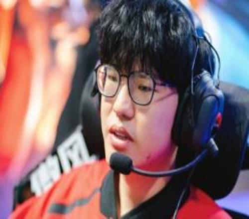 Jiejie更博：今年草草結束現在也有些意難平沒能和大家拿到勝利心中有愧