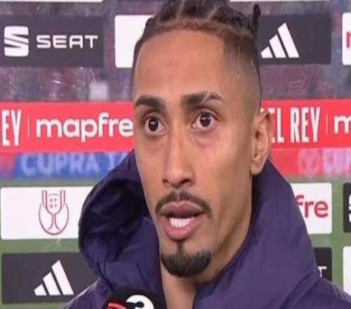 拉菲尼亚:为球队感到骄傲,我们今天的表现配得上进决赛